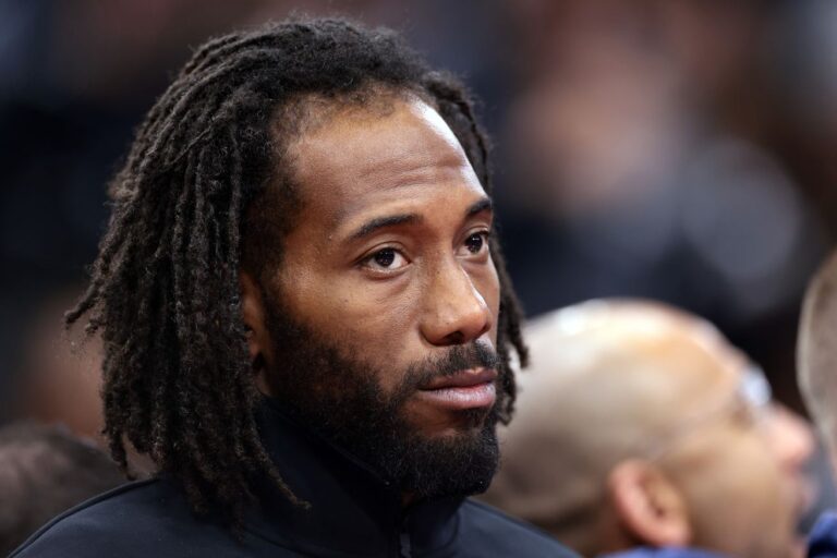 Open Thread: Spurs fans have finally completely cleared the Kawhi Leonard hurdle
