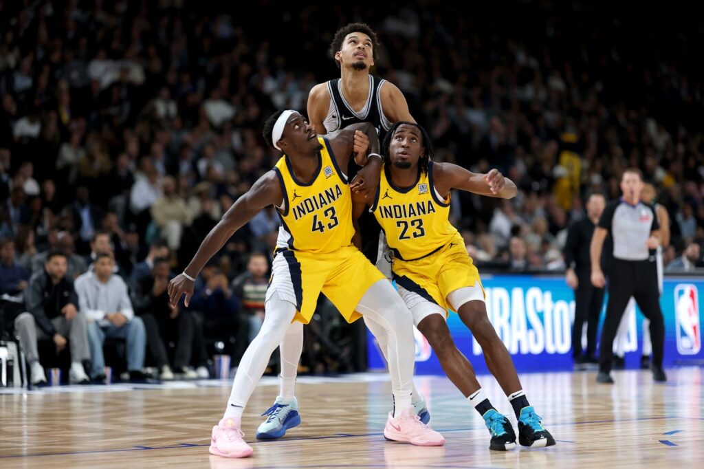 Pacers return the favor with second half blowout of Spurs