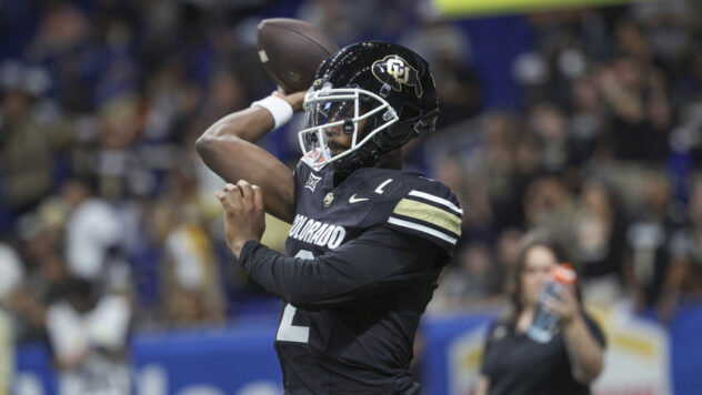 Raiders make earth-shattering trade for number one pick in mock draft