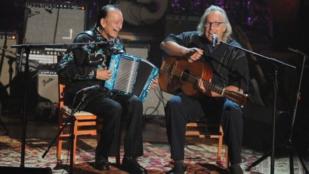 San Antonio Tejano musician Flaco Jimenez recovering at home after hospitalization