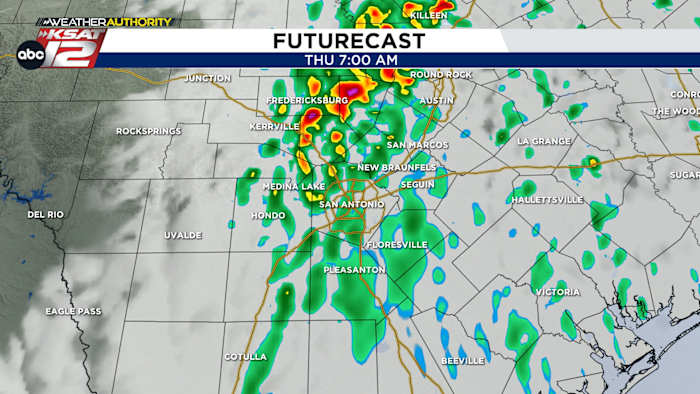 Scattered rain, few storms develop overnight, soggy Thursday morning commute expected