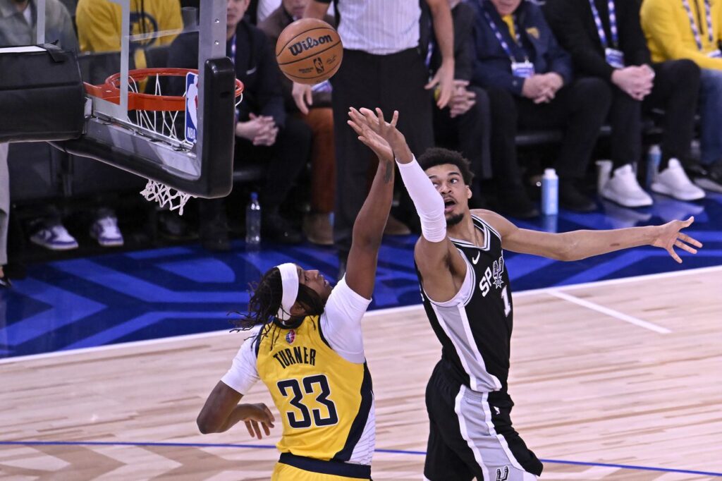 Spurs crush the Pacers in opening act in Paris