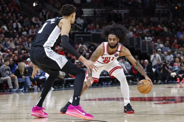 Spurs’ late-game collapse leads to embarrassing loss to the Bulls