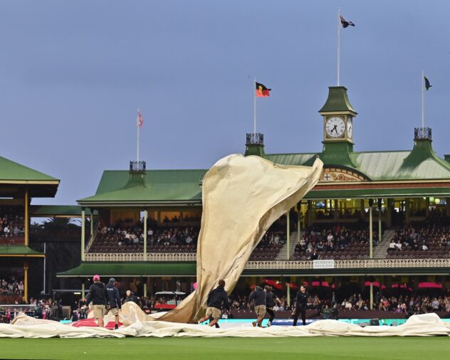 Sydney washout puts Hurricanes, Sixers in Qualifier