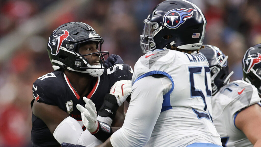 The Tennessee Titans get great news coming from the Houston Texans to kick off 2025 before final regular season game
