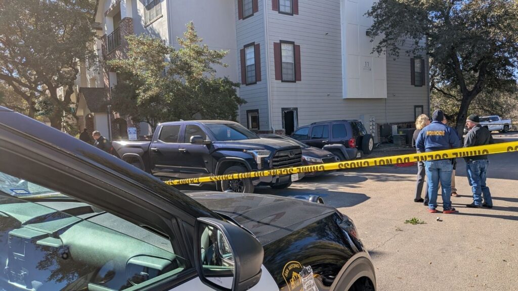 Timeline spells out Stone Oak shooting incident that left 7 officers wounded, suspect dead