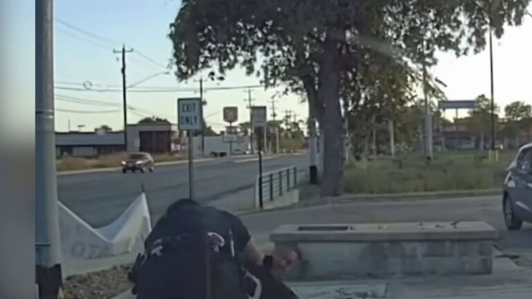 Video shows citizens helping SAPD officer during struggle with suspect