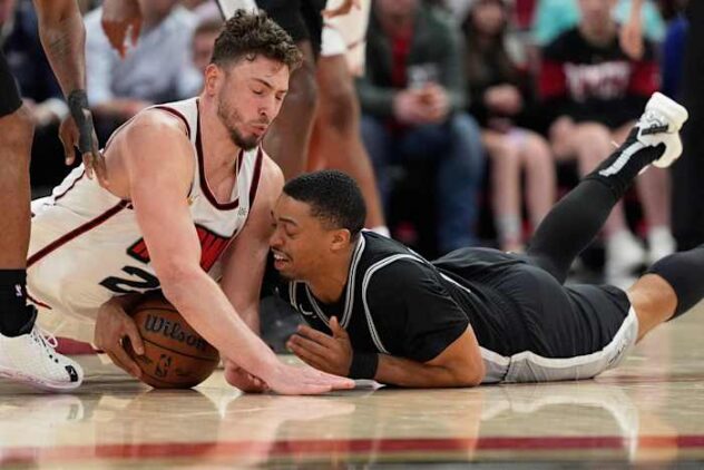 Amen Thompson scores 25 points in the Rockets' 118-106 victory over the Spurs