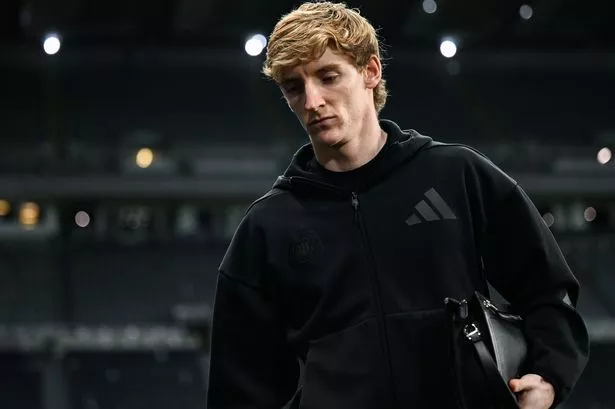 Anthony Gordon namedrops Chelsea star he'd love Newcastle to sign after failed transfer