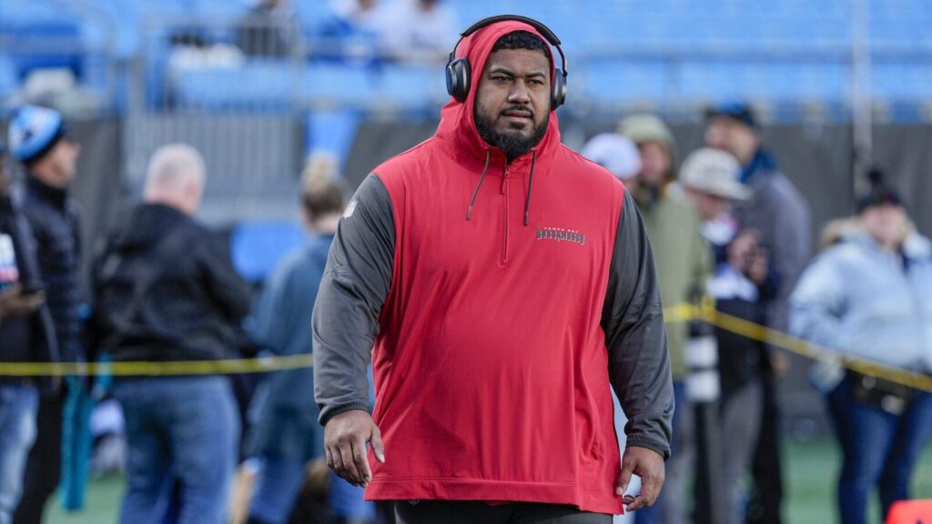 Buccaneers Tristan Wirfs Reveals What It’s Like to Practice Against DT Vita Vea