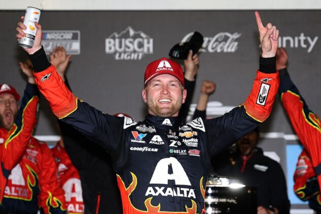 Byron gets his back-to-back victory as the leaders crash in stunning Daytona 500 finish