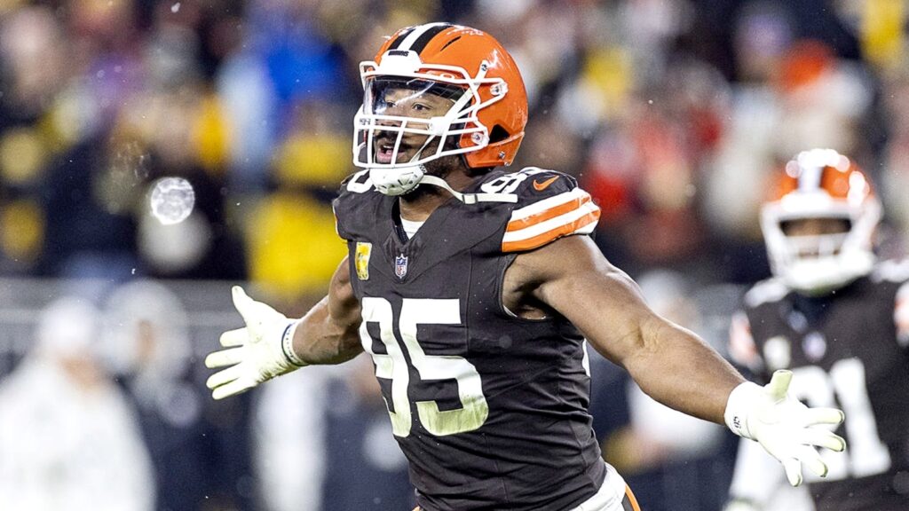 Deommodore Lenoir pitches 49ers to Myles Garrett