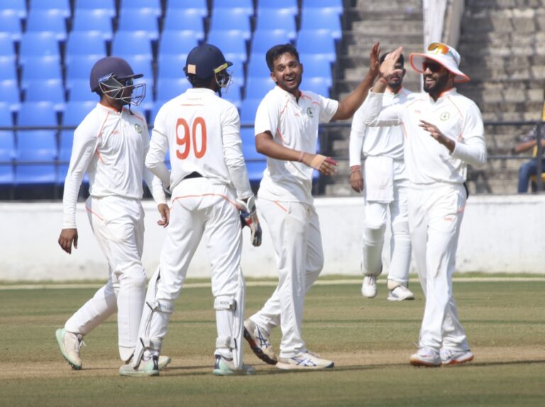 Dubey five-for takes Vidarbha into Ranji final despite Shardul and Mulani's fightback