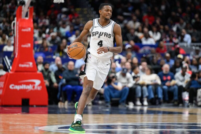 Evaluating De’Aaron Fox’s first five games with the Spurs