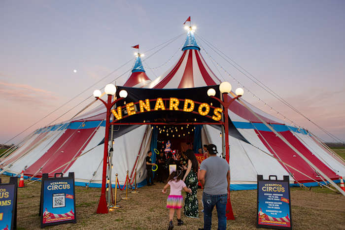 🎪 Things to do in San Antonio this weekend: Vinyl Record Show, Venardos Circus, world’s largest bounce house