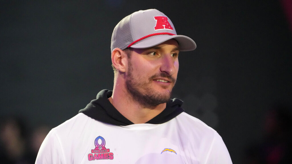 Former Buccaneers All-Pro Takes to Social Media to Recruit Joey Bosa