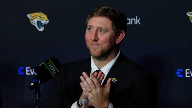 Jaguars finalize coaching staff