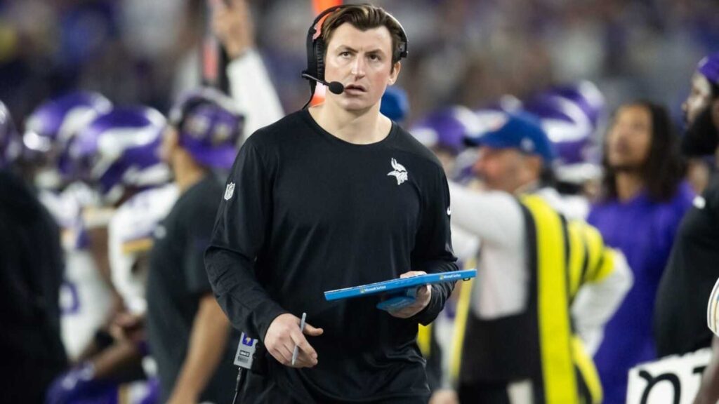 Jaguars hire Grant Udinski, 29, as offensive coordinator