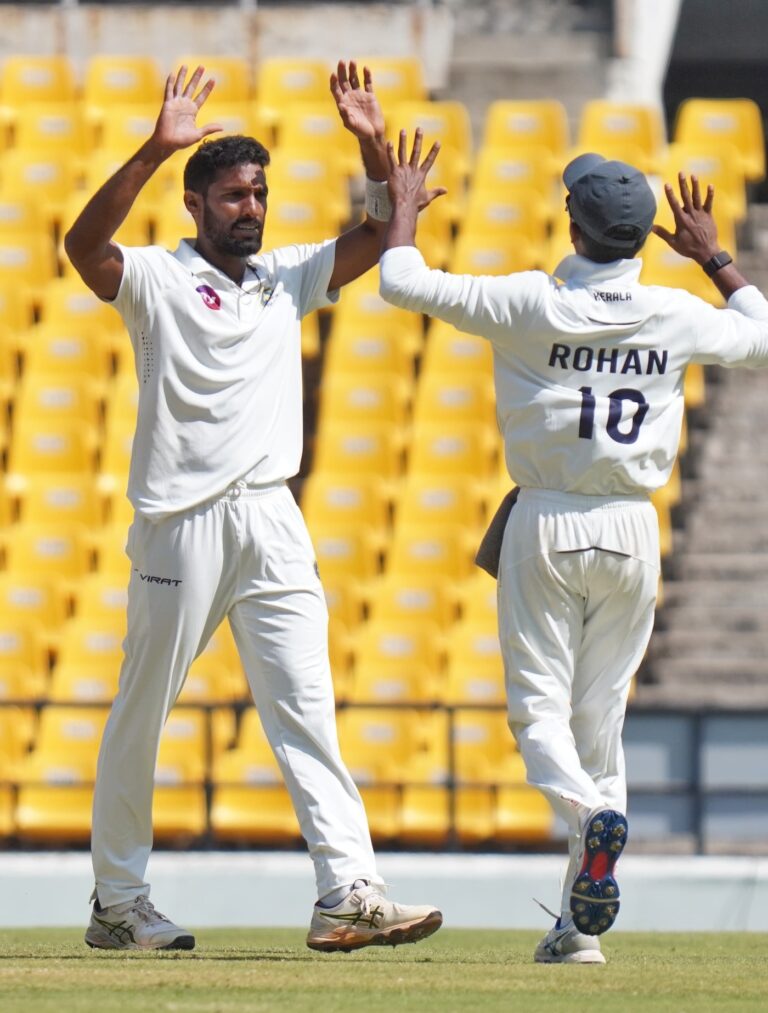 Kerala fight back after Malewar 153 takes Vidarbha to 379