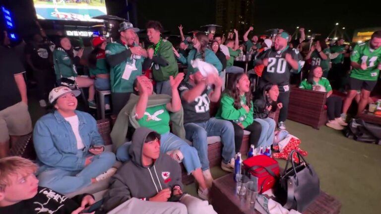 Local Eagles fans flock to Smoke Skybar for Super Bowl party
