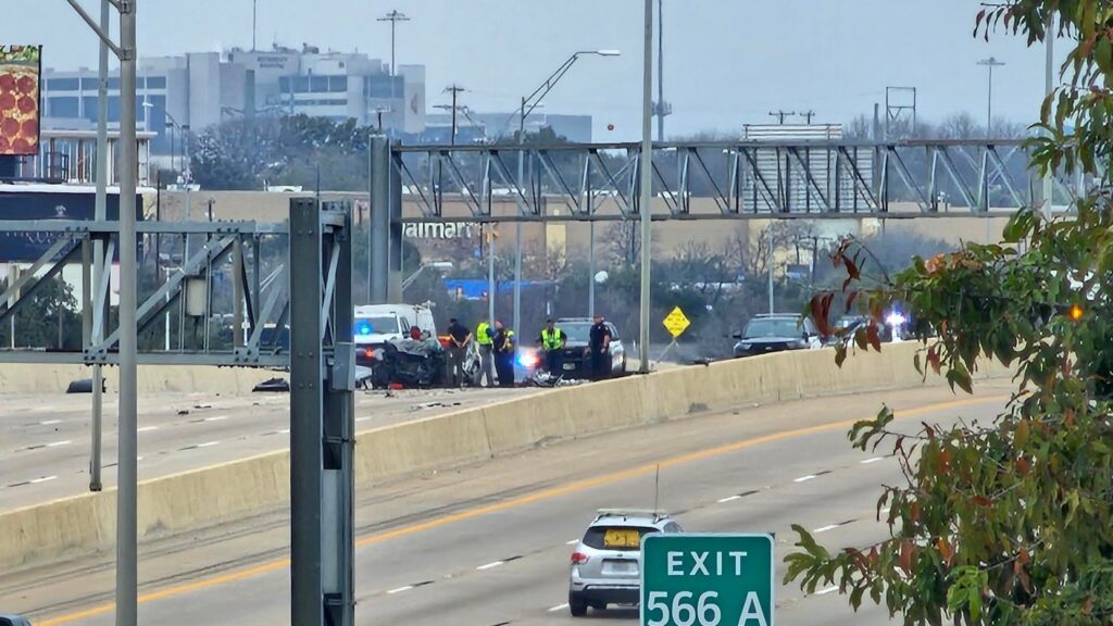 Man charged with intoxication manslaughter after wrong-way crash on I-10, SAPD says