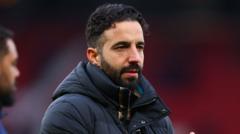 Man Utd 'trying everything' to strengthen squad - but won't repeat 'past mistakes'