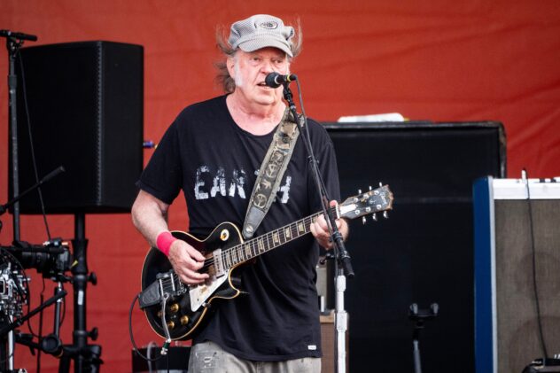 Neil Young and the Chrome Hearts Announce 2025 Tour