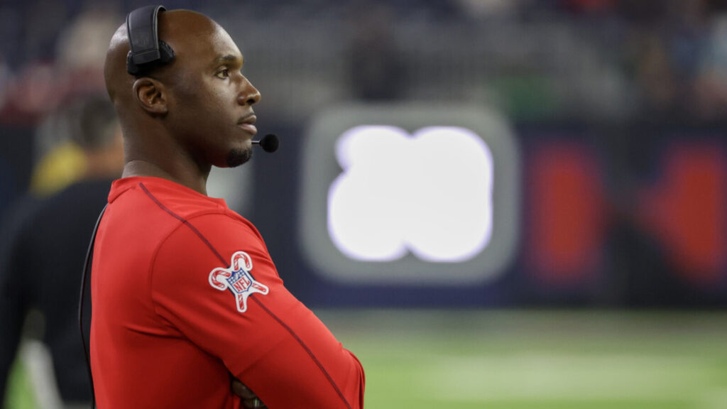 New 2025 NFL Mock Draft has the Texans ripping off the bandaid and moving on from a key in house free agent