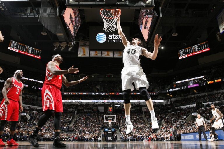 Open Thread: The Spurs could bring Boban Marjanovic back