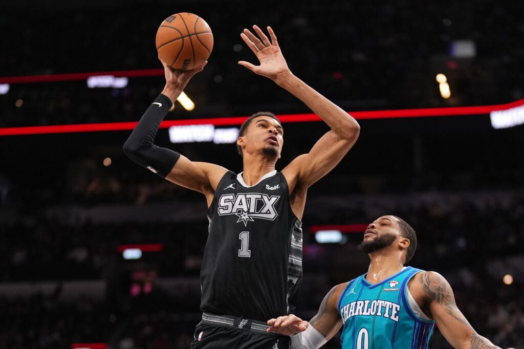 Open Thread: Win a suite to see the Spurs take on the Hornets