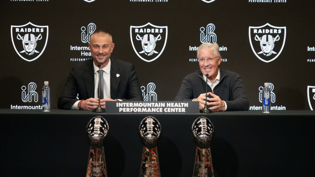 Raiders finalize 2025 coaching staff