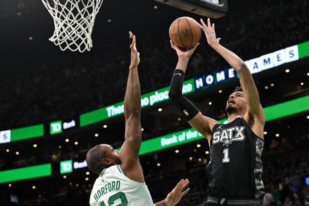 San Antonio at Boston, Final Score: The struggling half-court offense results in a 103-116 loss