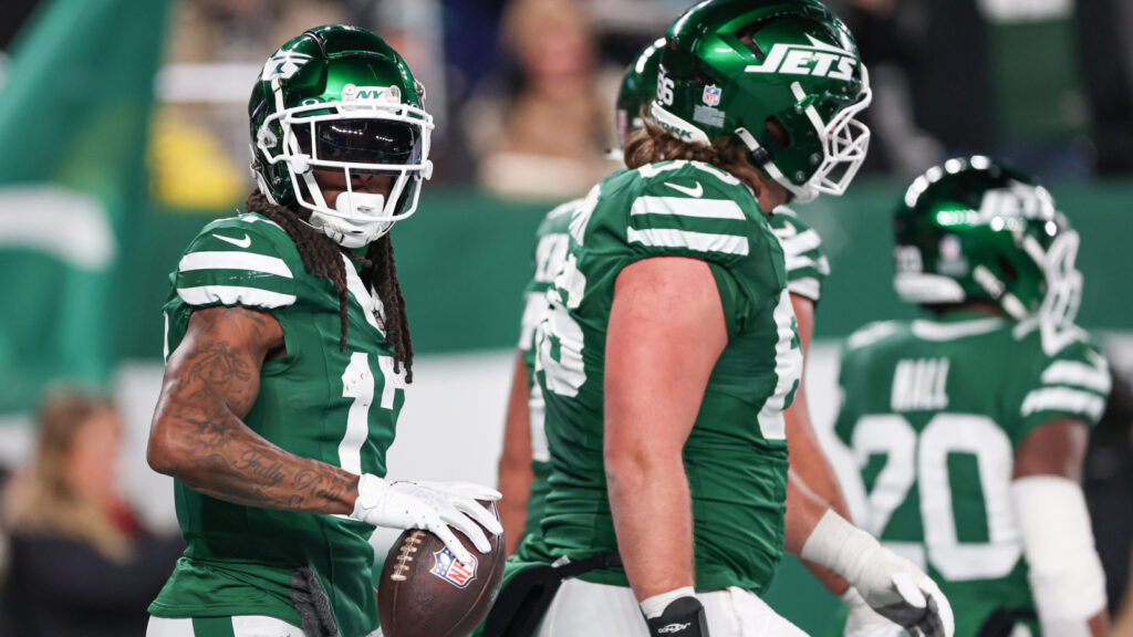 San Francisco 49ers Expected To Shop Star WR Amid Davante Adams News