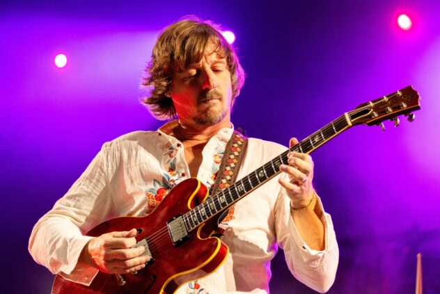 Sturgill Simpson Announces 2025 Johnny Blue Skies Tour