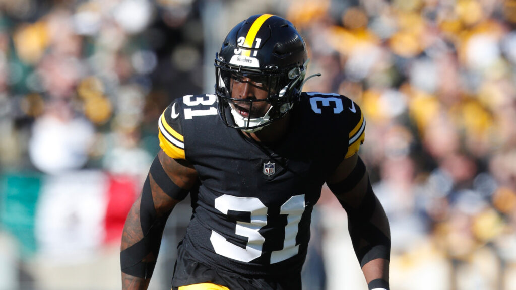 Veteran safety Keanu Neal announces his retirement