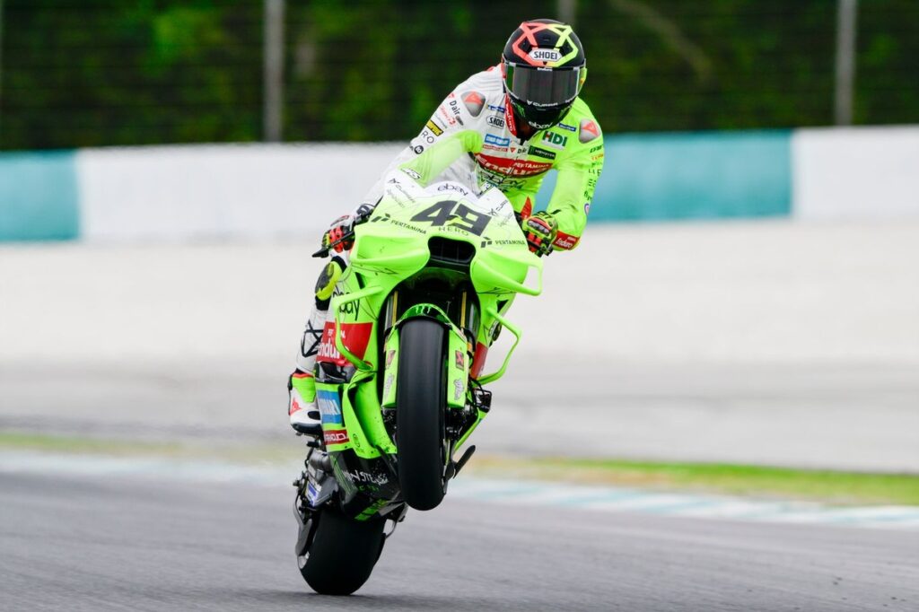 VR46 on Di Giannantonio's injury: "He doesn't have to apologise for a wheelie"