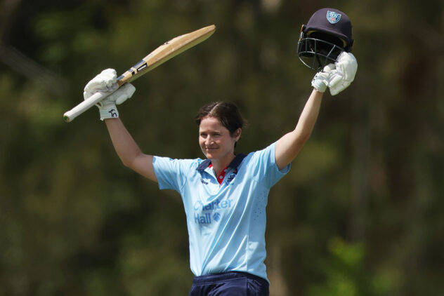 Wilson bides her time in Australia's tight wicketkeeping race