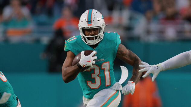 AFC Notes: Raheem Mostert, Hollywood Brown, Broncos, Chiefs, Raiders