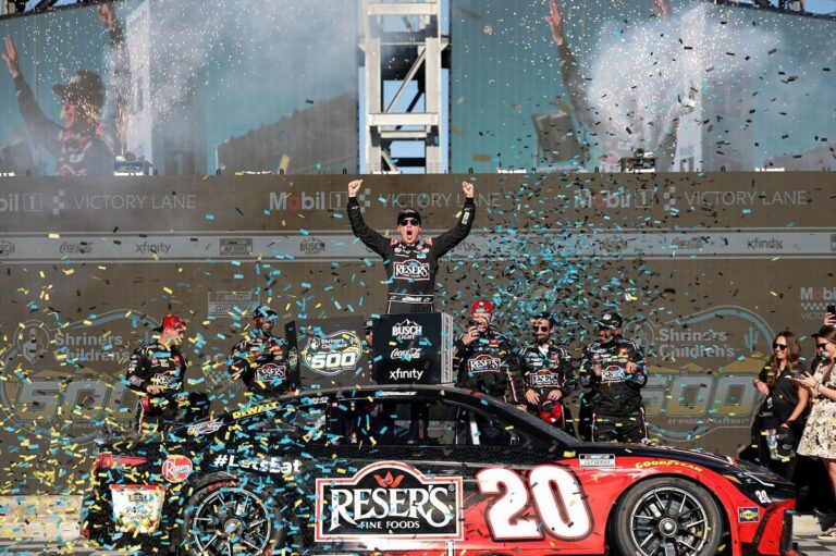 Bell earns third straight NASCAR Cup win, beating Hamlin by just 0.049s