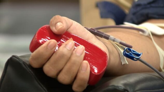 Donate blood, get free pair of San Antonio Spurs tickets and T-shirt