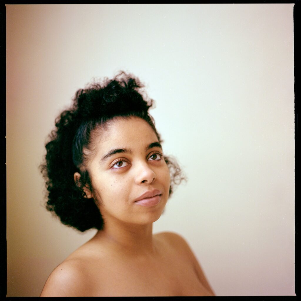 duendita Announces New Project, Shares New Song “Baby Teeth”: Listen