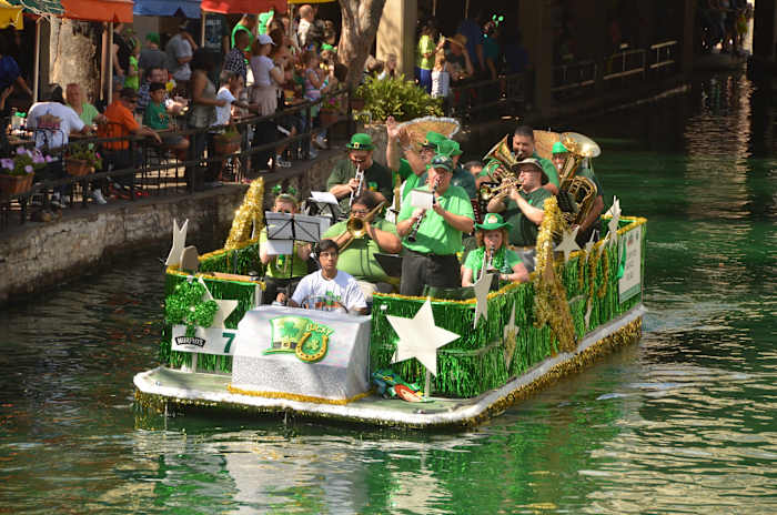 🍀 What to know about the Bud Light St. Patrick’s River Parades and celebration