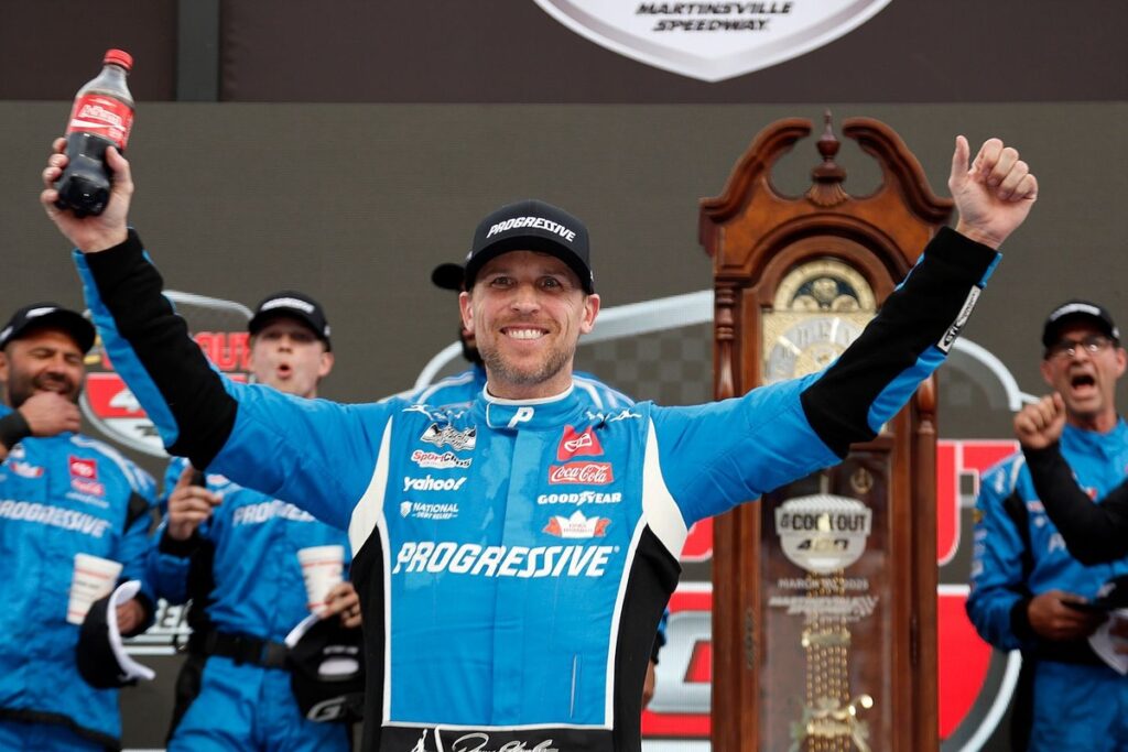 Hamlin dominates and Xfinity's demo derby: Winners and losers from Martinsville