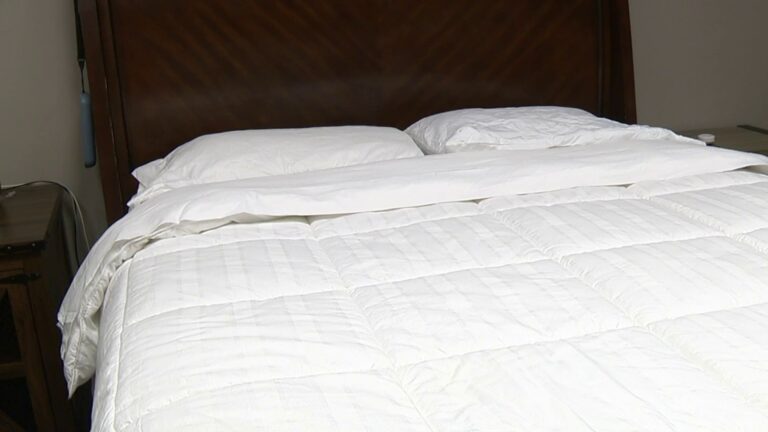 Here’s how to help your kids reset their sleep schedules before school starts