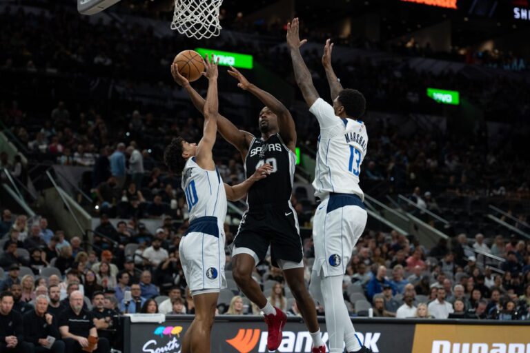 Highlights: Harrison Barnes turns back time against the Mavericks