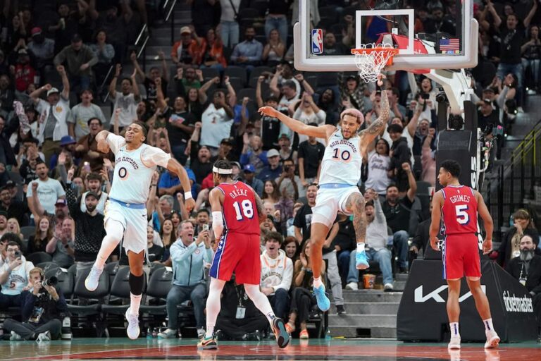 Highlights: Spurs use collective effort to rally versus 76ers