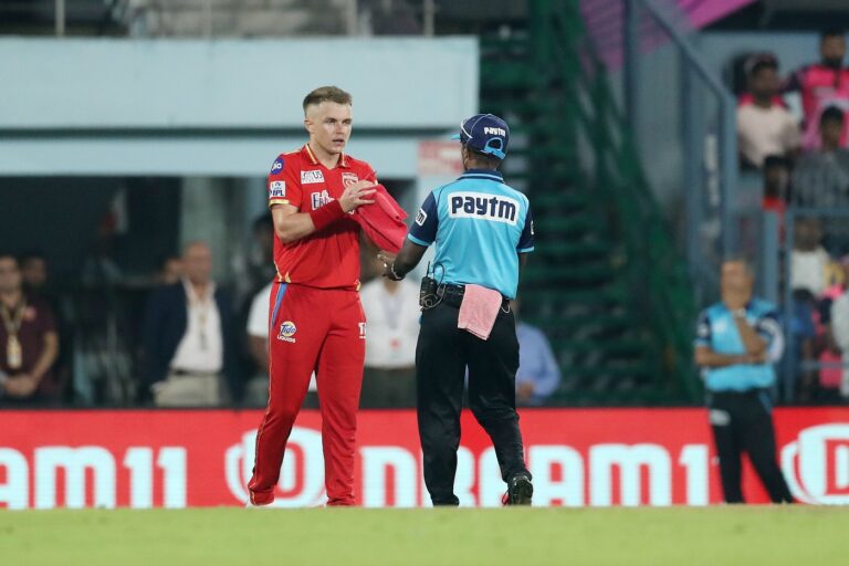IPL to allow one ball change on demand to counter dew