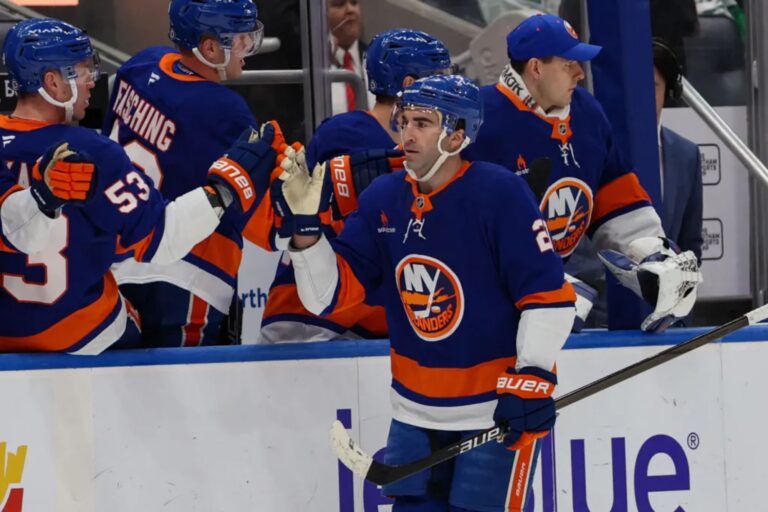 Islanders trying to extend Kyle Palmieri in stunning trade deadline reversal
