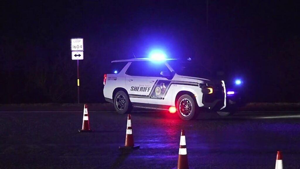 Motorcyclist, 34, killed after crashing into vehicle in south Bexar County
