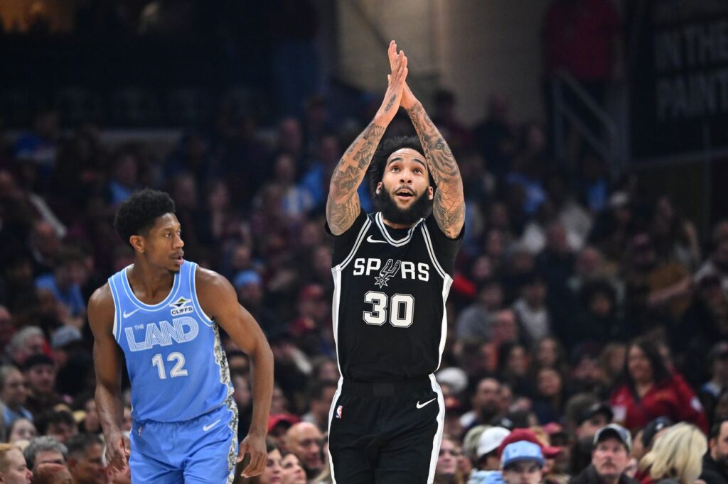 Open Thread: Michelob ULTRA wants to send two lucky fans to see the Spurs live